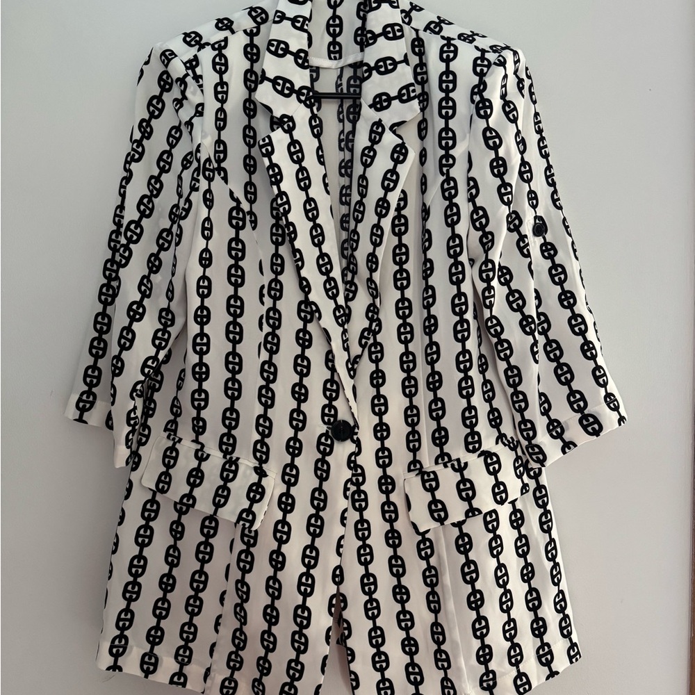 Black and White Chain Pattern Blazer